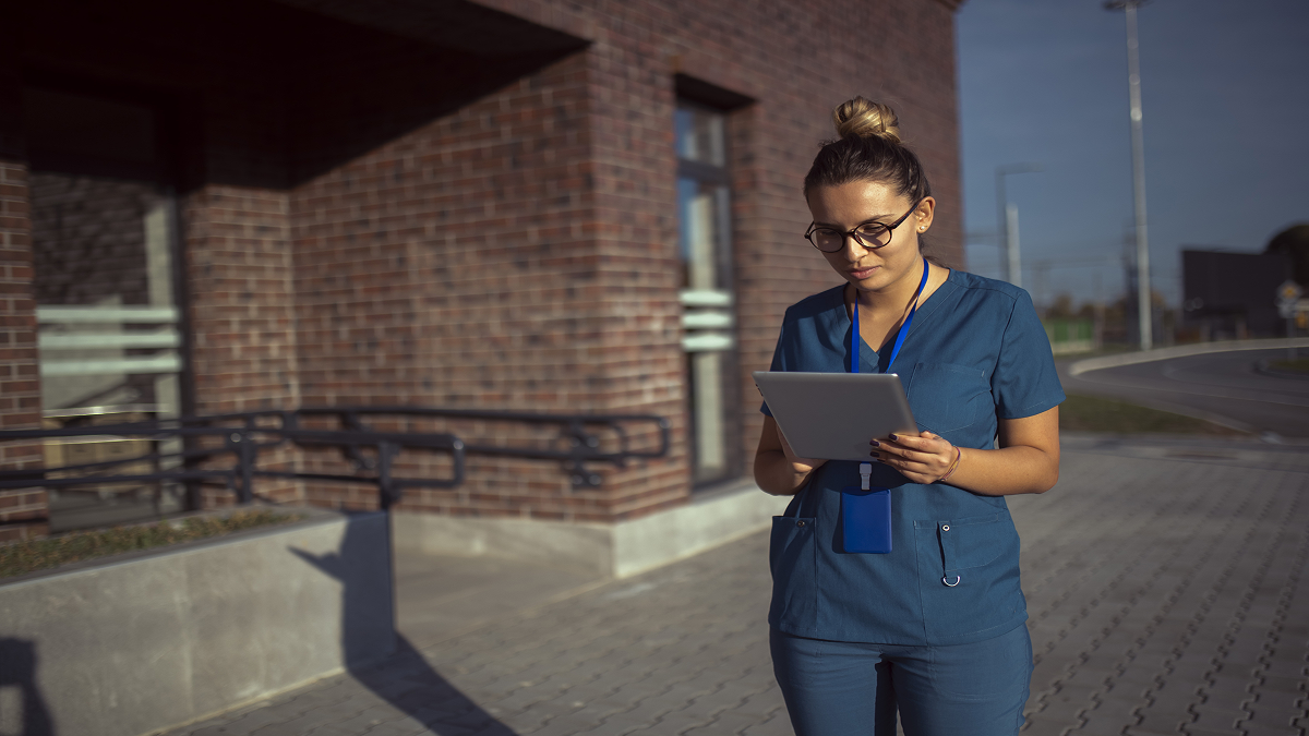 Nurse with an tablet